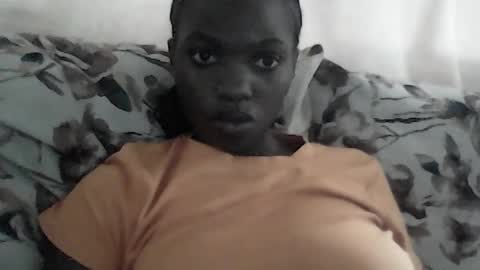 Snapshot of sweeetpea20 chatting on July 15, 11:48 am sweeetpea20 online show from July 15, 11:48 am
