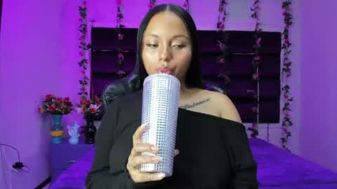 Snapshot of sweelanna chatting on June 9, 12:22 am sweet ana online show from June 9, 12:22 am