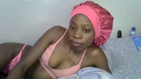Snapshot of sweest_caster chatting on May 25, 12:05 am Sweetest doll online show from May 25, 12:05 am