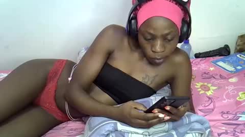 Snapshot of sweest_caster chatting on May 28, 11:35 pm Sweetest doll online show from May 28, 11:35 pm