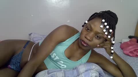 Snapshot of sweest_caster chatting on June 23, 4:27 pm Sweetest doll online show from June 23, 4:27 pm