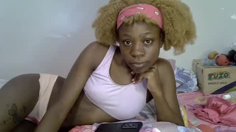 Snapshot of sweest_caster chatting on July 15, 7:57 am Sweetest doll online show from July 15, 7:57 am