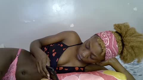 Snapshot of sweest_caster chatting on July 27, 9:05 am Sweetest doll online show from July 27, 9:05 am