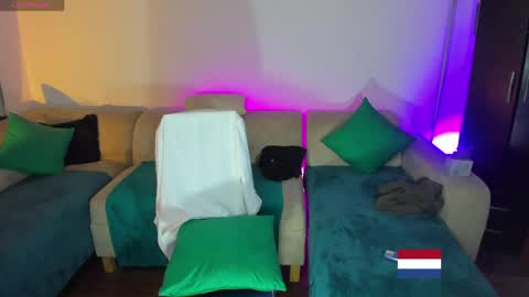 Snapshot of sweet01_ chatting on June 5, 3:02 am sweet01_ online show from June 5, 3:02 am
