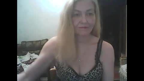 Snapshot of sweet4blonde609 chatting on January 2, 6:45 pm sweet4blonde609 online show from January 2, 6:45 pm