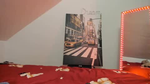 Snapshot of sweet4you1992 chatting on February 28, 12:43 am Anne Marie online show from February 28, 12:43 am