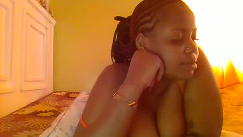 sweet52537 online show from October 3, 5:48 am