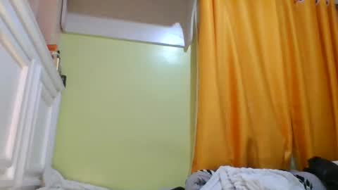 Snapshot of sweet52537 chatting on April 19, 5:34 pm sweet52537 online show from April 19, 5:34 pm