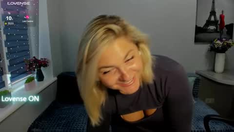 Snapshot of sweet___margaret chatting on September 19, 1:45 pm Margaret  online show from September 19, 1:45 pm