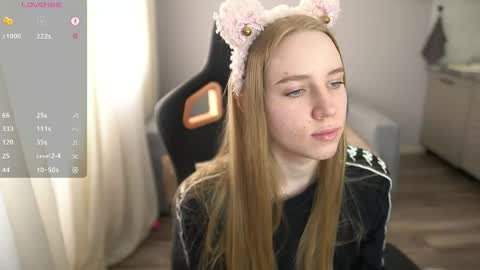 Snapshot of sweet__michelle chatting on April 24, 11:01 am Michelle online show from April 24, 11:01 am