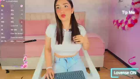 Snapshot of sweet_artemiis chatting on November 15, 10:26 pm sweet_artemiis online show from November 15, 10:26 pm