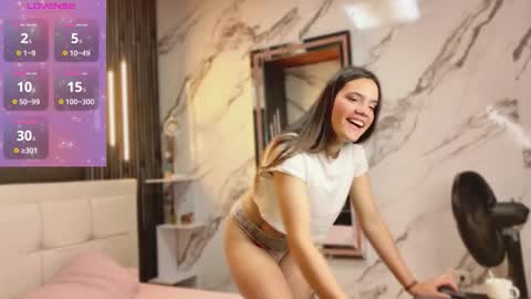 Snapshot of sweet_babe__ chatting on February 26, 10:03 am Violet online show from February 26, 10:03 am