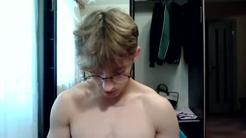 Snapshot of sweet_boy06 chatting on June 26, 9:57 am Sweet boy06 online show from June 26, 9:57 am