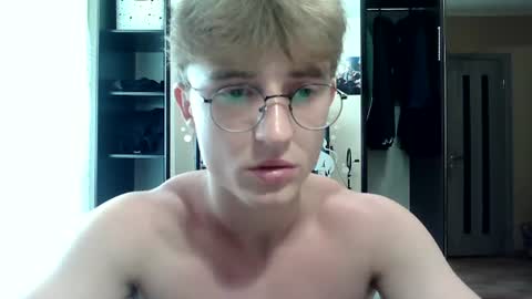 Snapshot of sweet_boy06 chatting on July 2, 12:55 pm Sweet boy06 online show from July 2, 12:55 pm