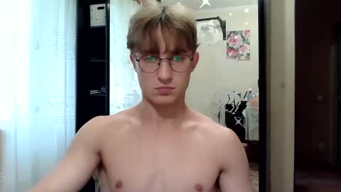 Snapshot of sweet_boy06 chatting on July 7, 11:25 am Sweet boy06 online show from July 7, 11:25 am
