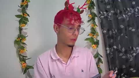 sweet_boy2224 online show from December 2, 8:15 pm