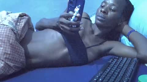 Snapshot of sweet_candie01 chatting on May 6, 4:01 pm sweet_candie01 online show from May 6, 4:01 pm