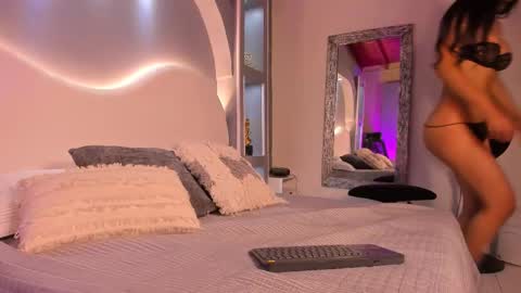 Snapshot of sweet_celeste05 chatting on February 4, 8:03 pm Sweet celeste05 online show from February 4, 8:03 pm