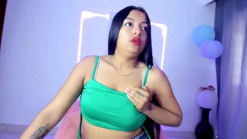 Snapshot of sweet_cinamon69 chatting on October 13, 2:17 pm Canela online show from October 13, 2:17 pm