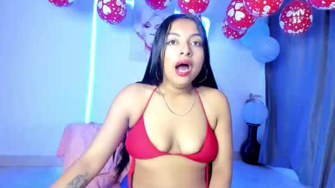 Snapshot of sweet_cinamon69 chatting on November 8, 7:12 pm Canela online show from November 8, 7:12 pm