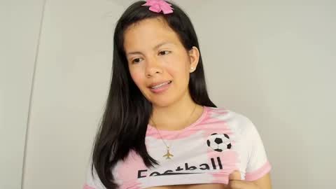 sweet_dania_ online show from February 1, 8:08 am