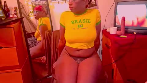 SweetDahlia online show from December 15, 8:35 pm