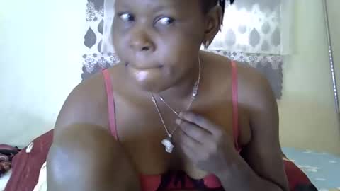 Snapshot of sweet_dori33 chatting on February 24, 10:35 am sweet_dori33 online show from February 24, 10:35 am