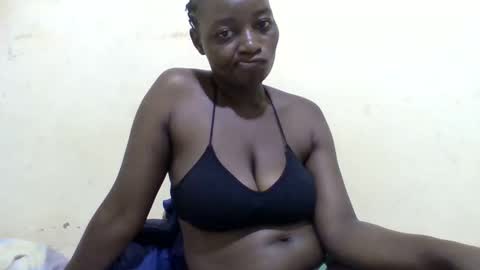 Snapshot of sweet_elena24 chatting on April 18, 11:27 pm shillah online show from April 18, 11:27 pm