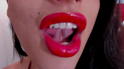 sweet_eliizabeth online show from March 12, 11:38 am