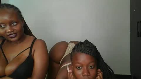 Snapshot of sweet_ella6 chatting on April 1, 1:41 pm sweet_ella6 online show from April 1, 1:41 pm