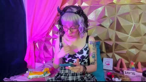  emmili  online show from December 30, 3:24 pm