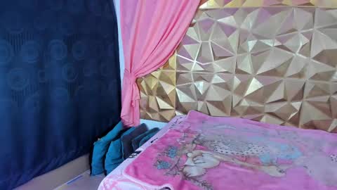  emmili  online show from February 9, 6:16 pm