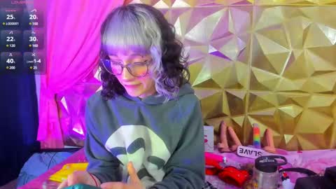  emmili  online show from March 7, 3:39 pm