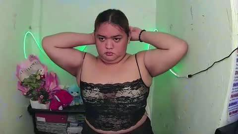 Snapshot of sweet_frex123 chatting on October 6, 6:22 am sweet_frex123 online show from October 6, 6:22 am