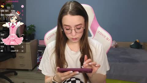 Alice online show from December 4, 3:04 am