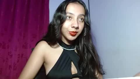 Snapshot of sweet_isaa chatting on December 19, 3:51 am Hello welcome to my room - follow me please online show from December 19, 3:51 am