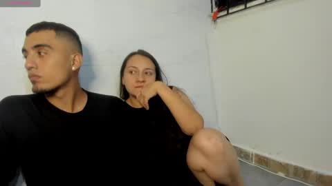 Snapshot of sweet_kings_of_sex chatting on November 4, 1:27 am Chloe And Oliver online show from November 4, 1:27 am