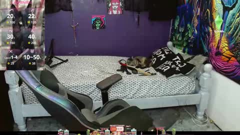 Snapshot of sweet_kitty66 chatting on October 4, 9:57 pm elizabeth grey online show from October 4, 9:57 pm