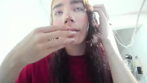 Snapshot of sweet_kitty_777 chatting on April 22, 2:58 am sweet_kitty_777 online show from April 22, 2:58 am