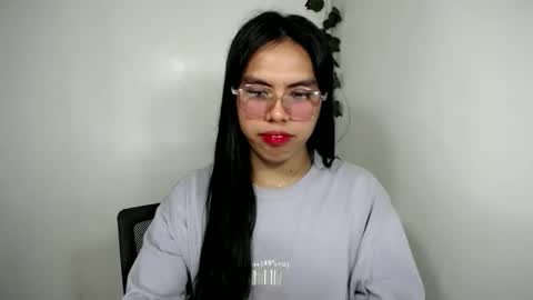 sweet_kyline69 online show from November 23, 6:24 am