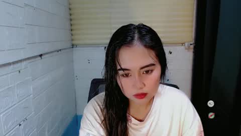 Snapshot of sweet_laika chatting on January 15, 6:22 am LAIKA online show from January 15, 6:22 am