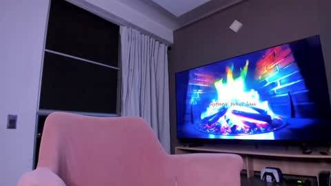 laura kiss online show from November 17, 3:56 am