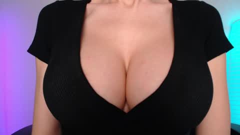 Jen online show from April 13, 7:36 am