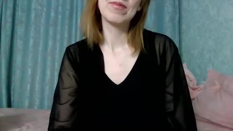 sweet_lilbunny online show from February 21, 5:36 pm