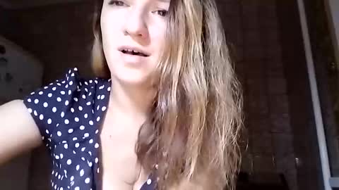 Anna online show from March 3, 4:46 pm