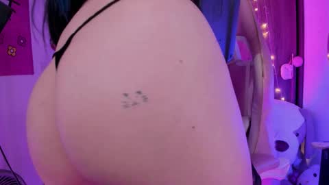Snapshot of sweet_lilly_sweet chatting on March 14, 3:12 am sweet_lilly_sweet online show from March 14, 3:12 am