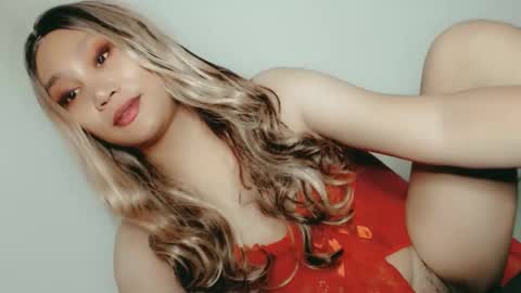 SWEET LOVE online show from April 11, 7:45 am