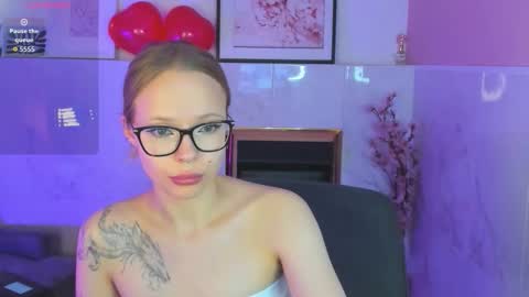 Lucy online show from February 8, 3:21 am