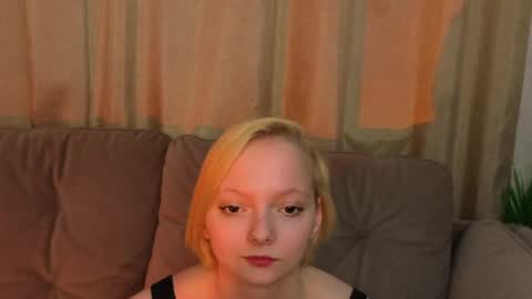 Snapshot of sweet_lynx chatting on April 15, 4:14 pm Lana online show from April 15, 4:14 pm