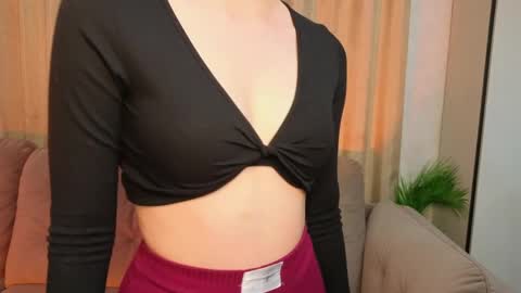 Snapshot of sweet_lynx chatting on April 16, 4:30 pm Lana online show from April 16, 4:30 pm